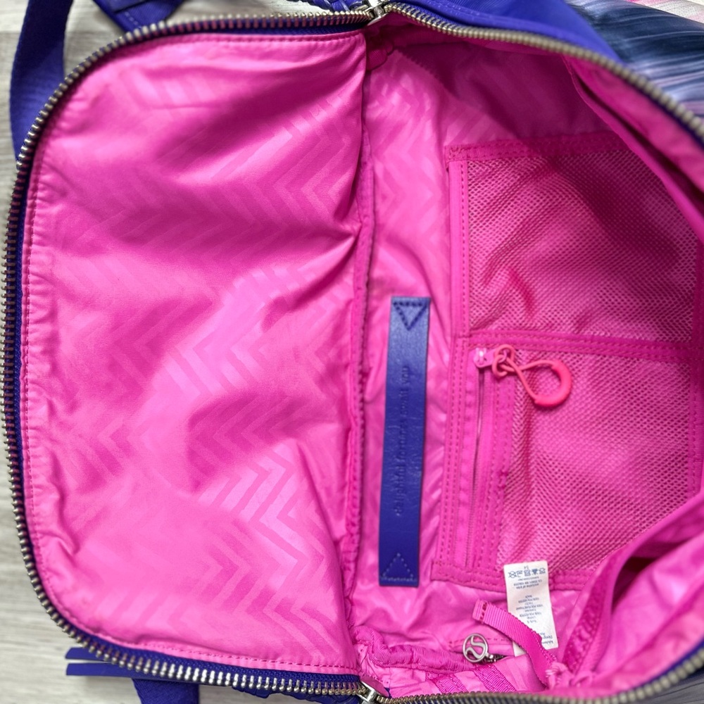 🦄🦄Lululemon Good Fortune Bag - Picture 13 of 16